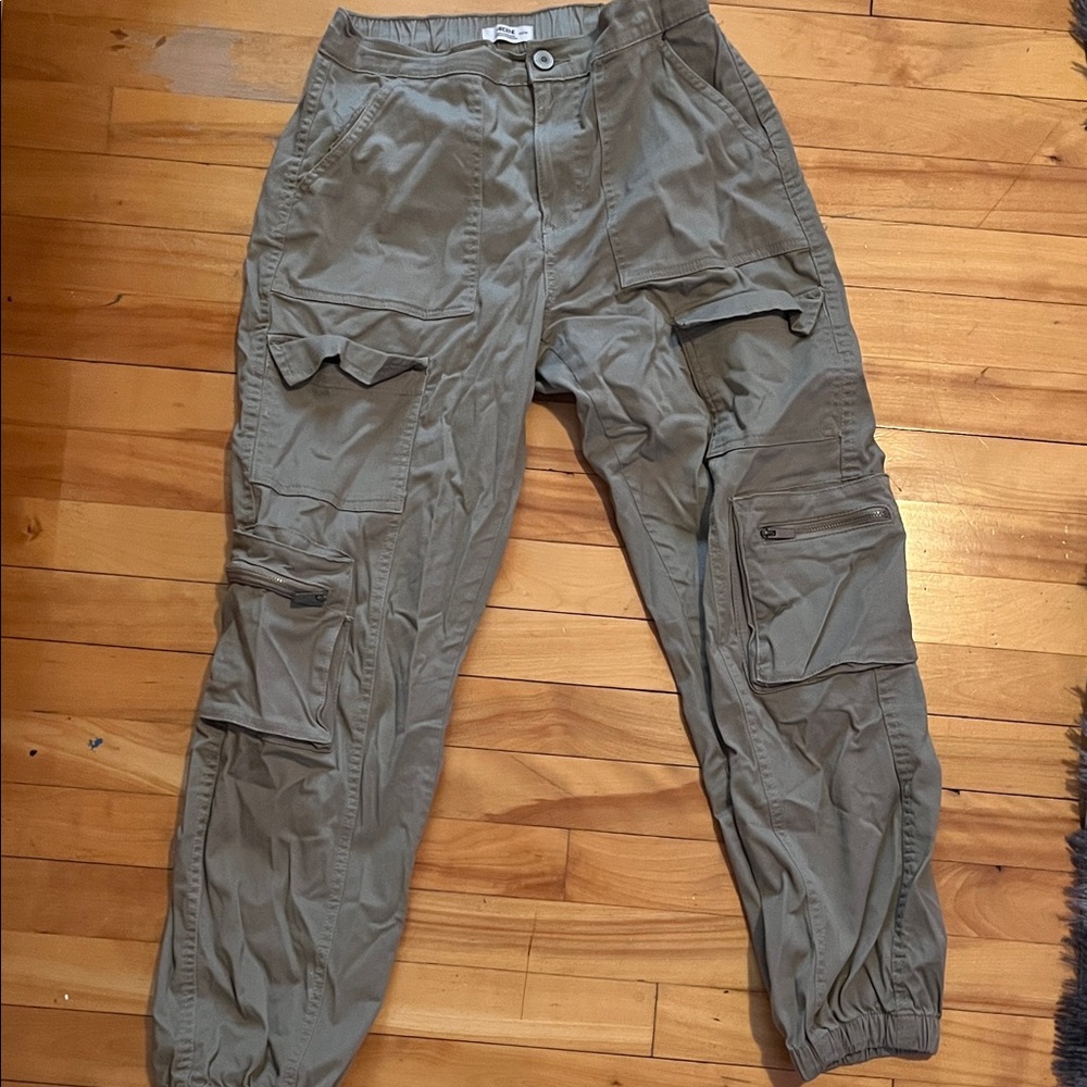 Ardene Women’s & Men’s Taupe Cargo Pants